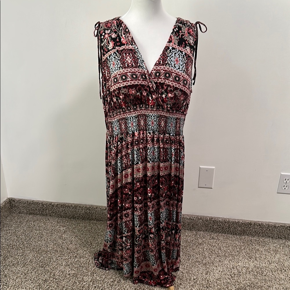 🪉 American Rag Sleeveless Midi Dress